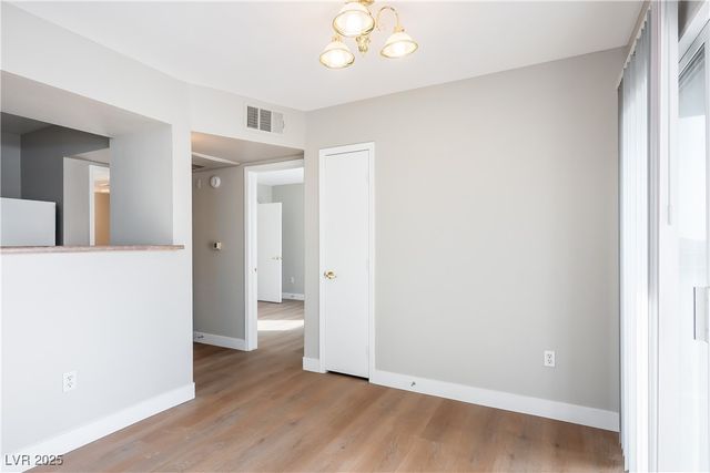 6650 WARM SPRINGS Road 2040, Las Vegas, NV 89118