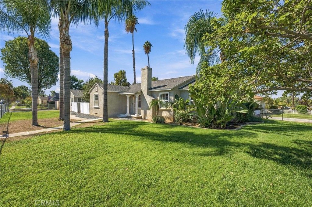 6815 Barcelona, Riverside, CA 92504 — photo 2