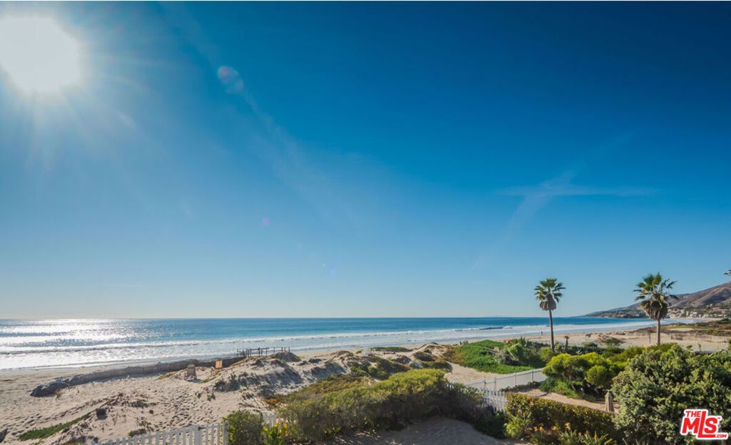 Image 11 of property listing at 30760 Broad Beach Road, Malibu, CA 90265