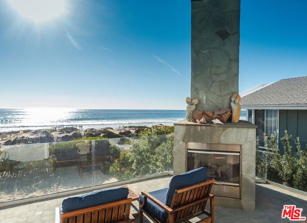 Image 14 of property listing at 30760 Broad Beach Road, Malibu, CA 90265