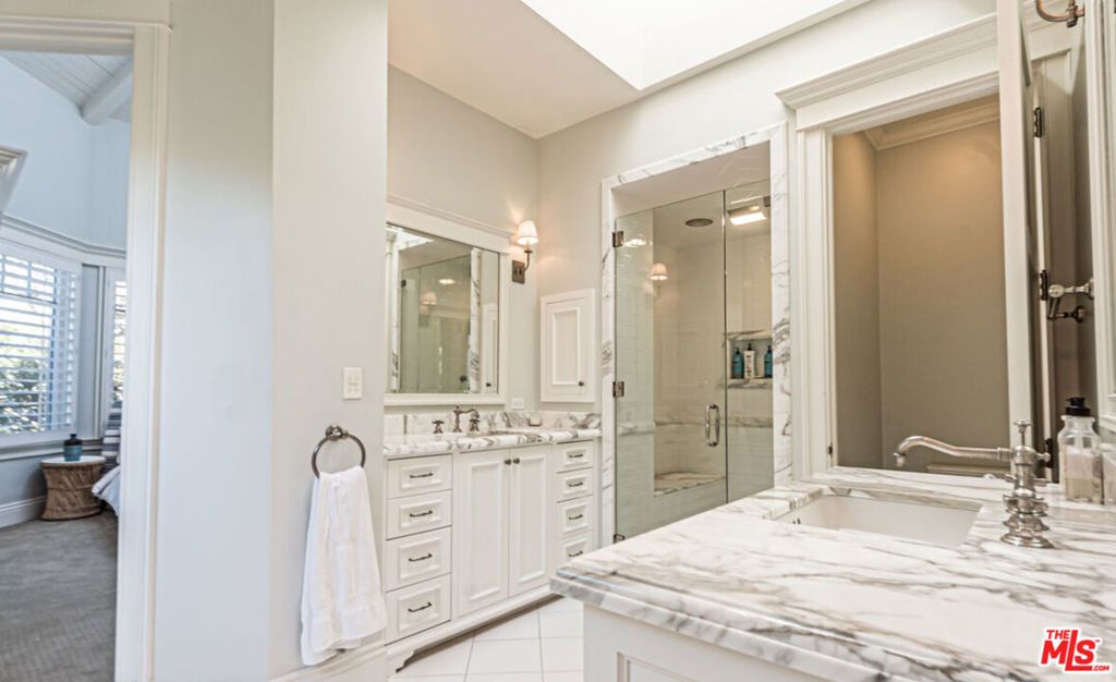 Image 16 of property listing at 30760 Broad Beach Road, Malibu, CA 90265