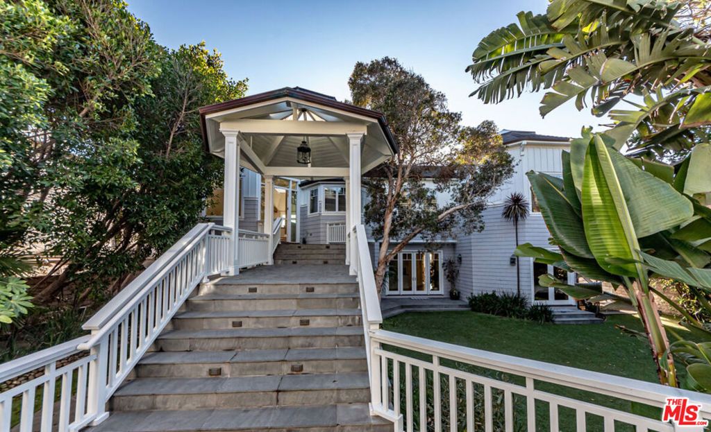 Image 2 of property listing at 30760 Broad Beach Road, Malibu, CA 90265