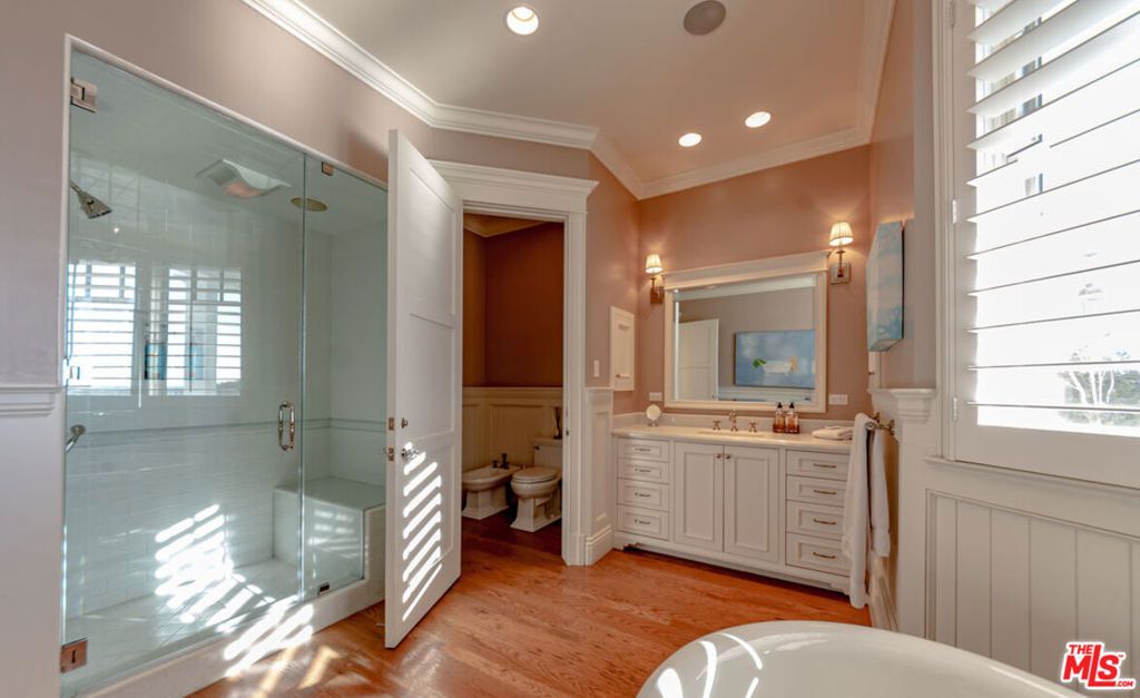 Image 23 of property listing at 30760 Broad Beach Road, Malibu, CA 90265