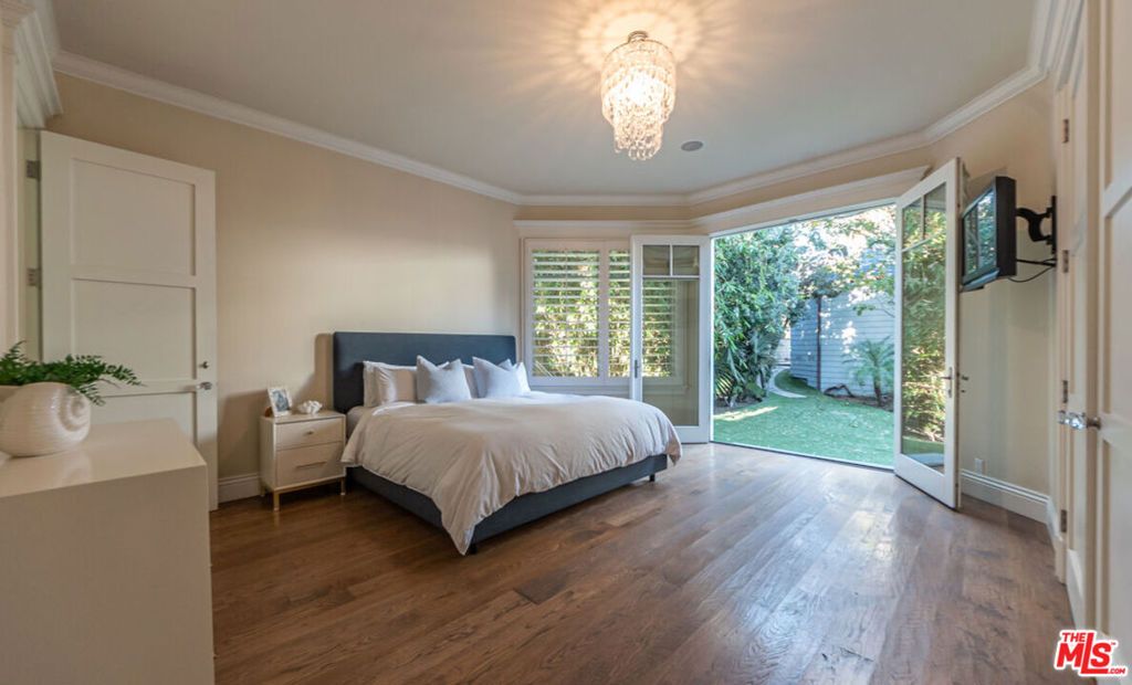 Image 25 of property listing at 30760 Broad Beach Road, Malibu, CA 90265