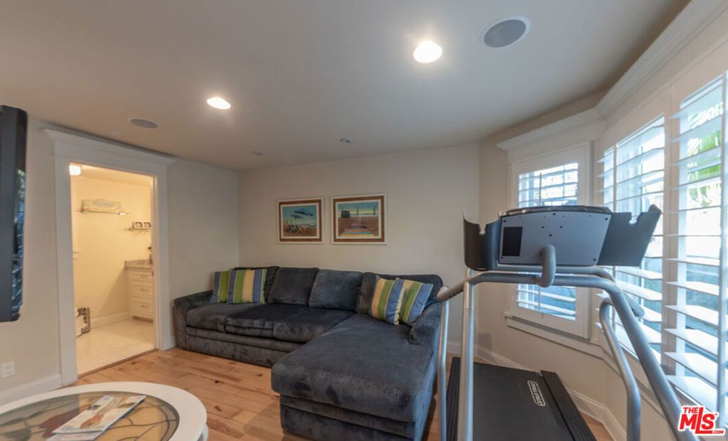 Image 40 of property listing at 30760 Broad Beach Road, Malibu, CA 90265