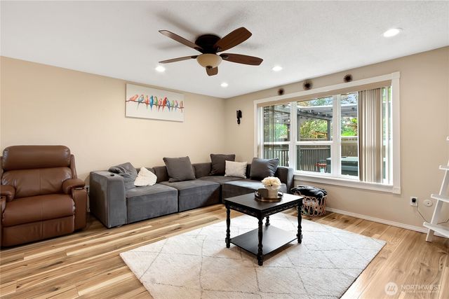2820 Alpine Street SE, Auburn, WA 98002