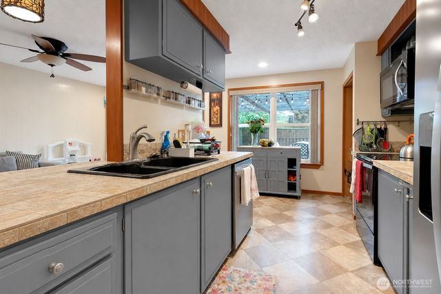 2820 Alpine Street SE, Auburn, WA 98002