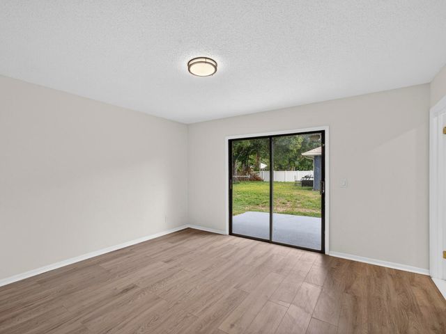 1373 32nd Avenue SW, Vero Beach, FL 32968