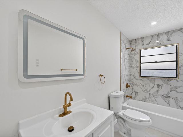 1373 32nd Avenue SW, Vero Beach, FL 32968