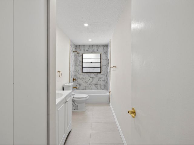 1373 32nd Avenue SW, Vero Beach, FL 32968