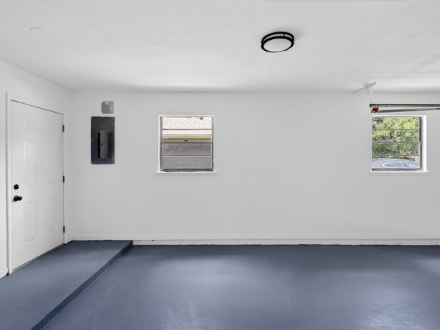 1373 32nd Avenue SW, Vero Beach, FL 32968