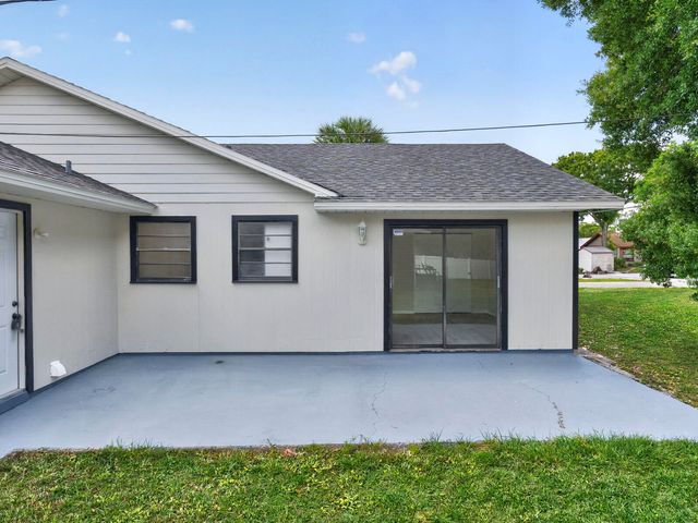 1373 32nd Avenue SW, Vero Beach, FL 32968