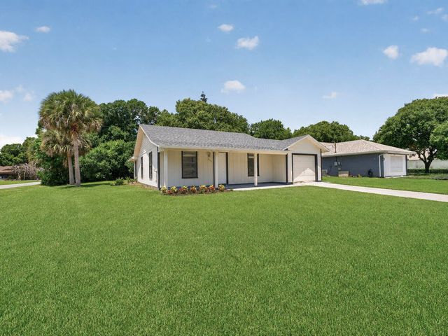 1373 32nd Avenue SW, Vero Beach, FL 32968