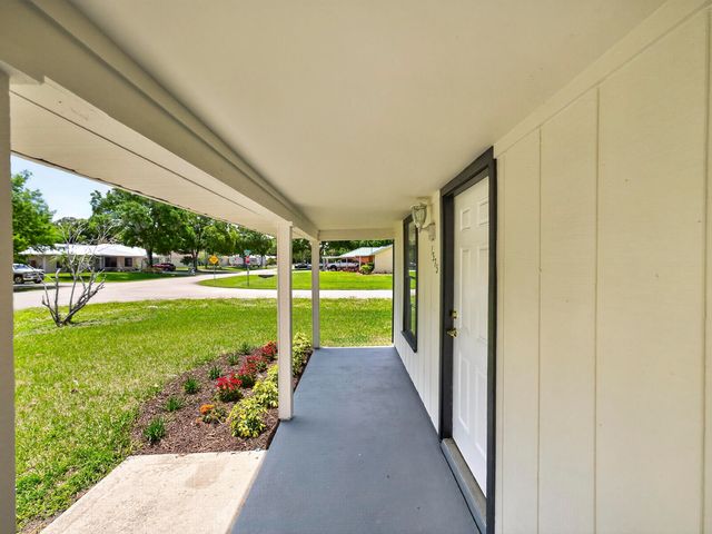 1373 32nd Avenue SW, Vero Beach, FL 32968