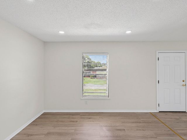 1373 32nd Avenue SW, Vero Beach, FL 32968