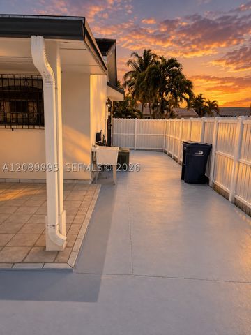 2219 SW 137th Pl, Miami, FL 33175