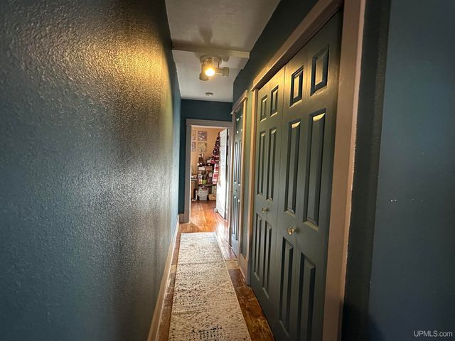 210 Brotherton Street, Wakefield, MI 49968