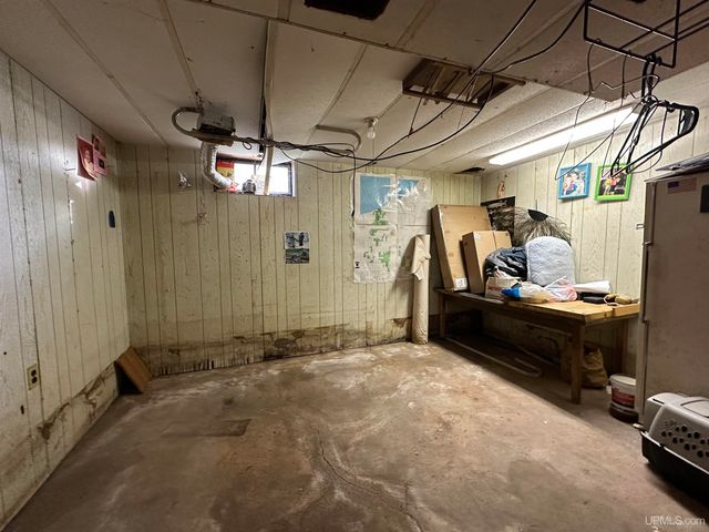 210 Brotherton Street, Wakefield, MI 49968