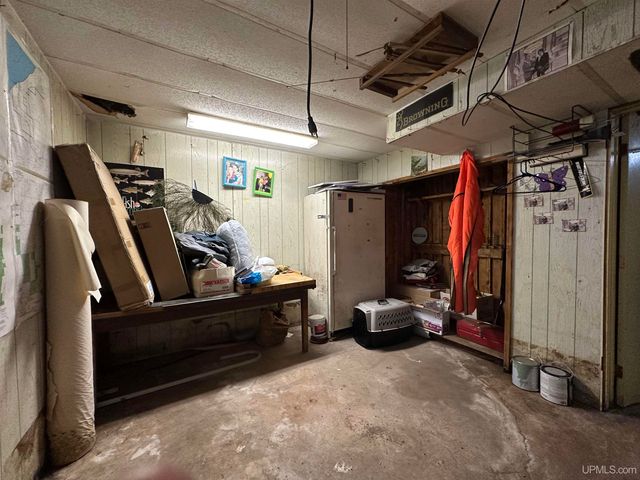 210 Brotherton Street, Wakefield, MI 49968