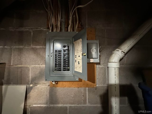 210 Brotherton Street, Wakefield, MI 49968