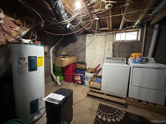 210 Brotherton Street, Wakefield, MI 49968