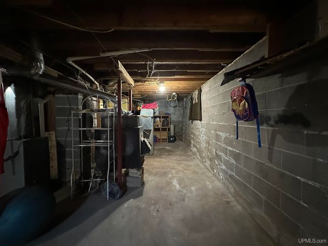 210 Brotherton Street, Wakefield, MI 49968