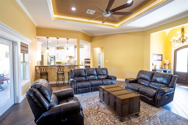 9025 Water Buck Ln, Conroe, TX 77303