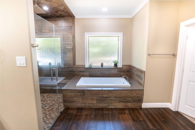 9025 Water Buck Ln, Conroe, TX 77303