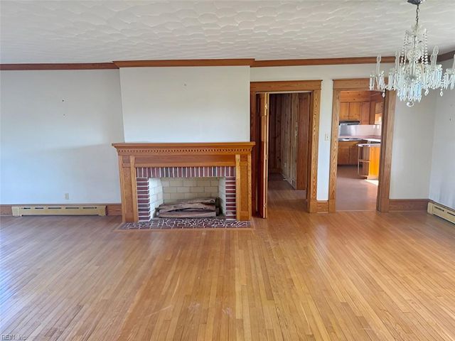 121 Circle DR, Port Haywood, VA 23138