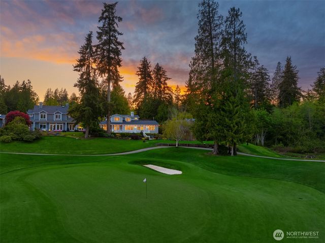 712 Tiffany Meadows Drive NE, Bainbridge Island, WA 98110