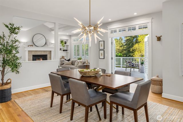 712 Tiffany Meadows Drive NE, Bainbridge Island, WA 98110