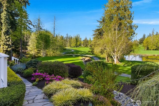 712 Tiffany Meadows Drive NE, Bainbridge Island, WA 98110