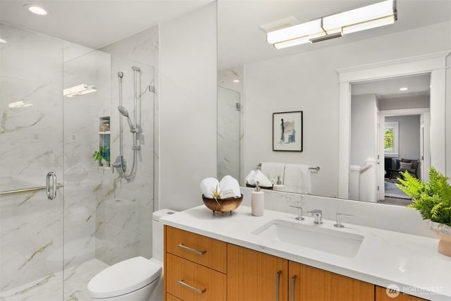 712 Tiffany Meadows Drive NE, Bainbridge Island, WA 98110