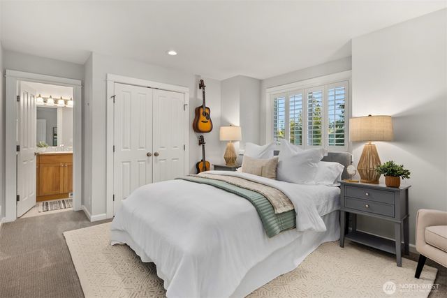 712 Tiffany Meadows Drive NE, Bainbridge Island, WA 98110