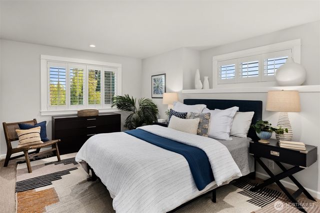 712 Tiffany Meadows Drive NE, Bainbridge Island, WA 98110