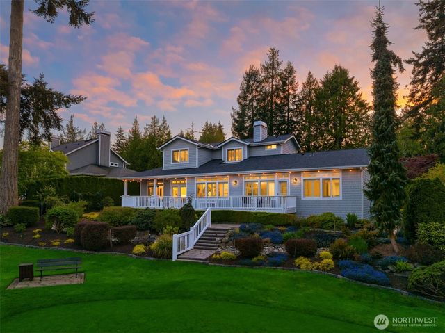 712 Tiffany Meadows Drive NE, Bainbridge Island, WA 98110