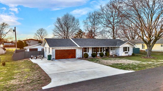404 Highland Avenue, Monett, MO 65708