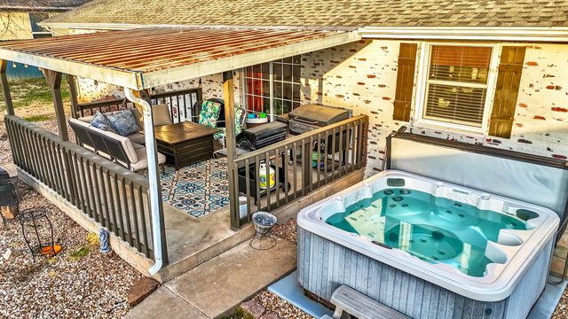 404 Highland Avenue, Monett, MO 65708