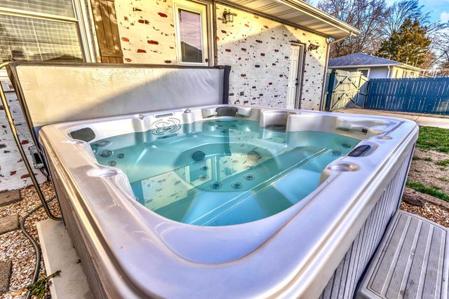 404 Highland Avenue, Monett, MO 65708