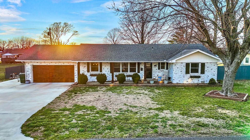 404 Highland Avenue, Monett, MO 65708