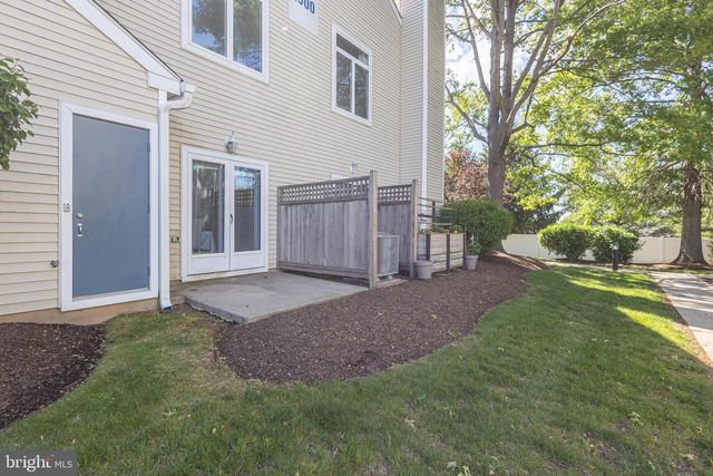 1904 NAOMIS CT, North Wales, PA 19454