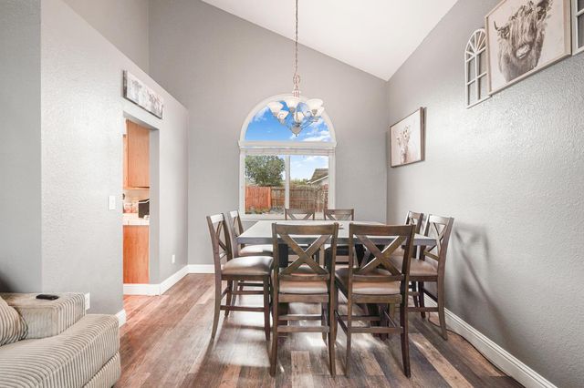 932 Vintage Oak Ave, Galt, CA 95632