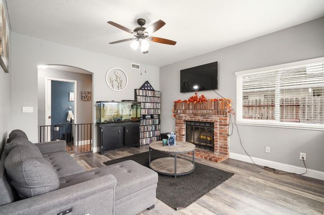 932 Vintage Oak Ave, Galt, CA 95632