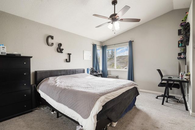 932 Vintage Oak Ave, Galt, CA 95632