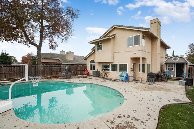 932 Vintage Oak Ave, Galt, CA 95632