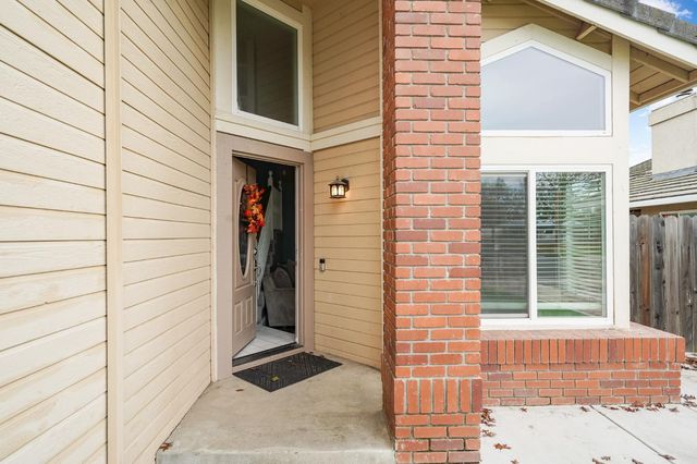 932 Vintage Oak Ave, Galt, CA 95632