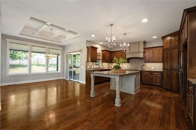 190 SW Roosevelt Ridge, Lee's Summit, MO 64081
