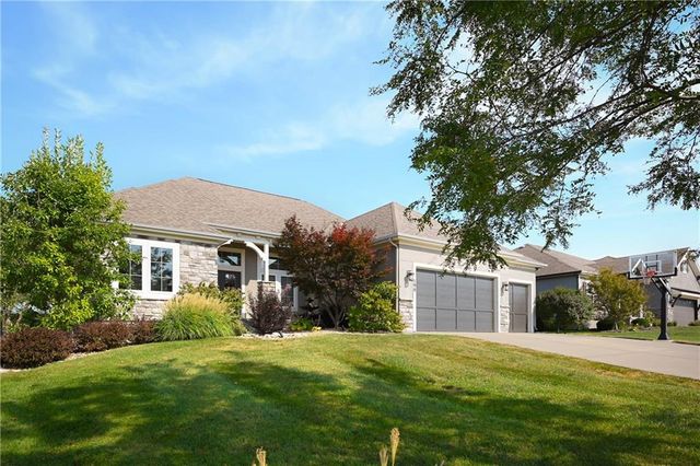 190 SW Roosevelt Ridge, Lee's Summit, MO 64081