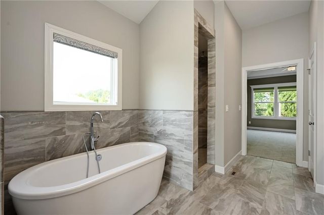 190 SW Roosevelt Ridge, Lee's Summit, MO 64081
