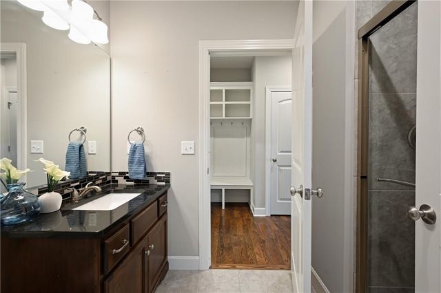 190 SW Roosevelt Ridge, Lee's Summit, MO 64081
